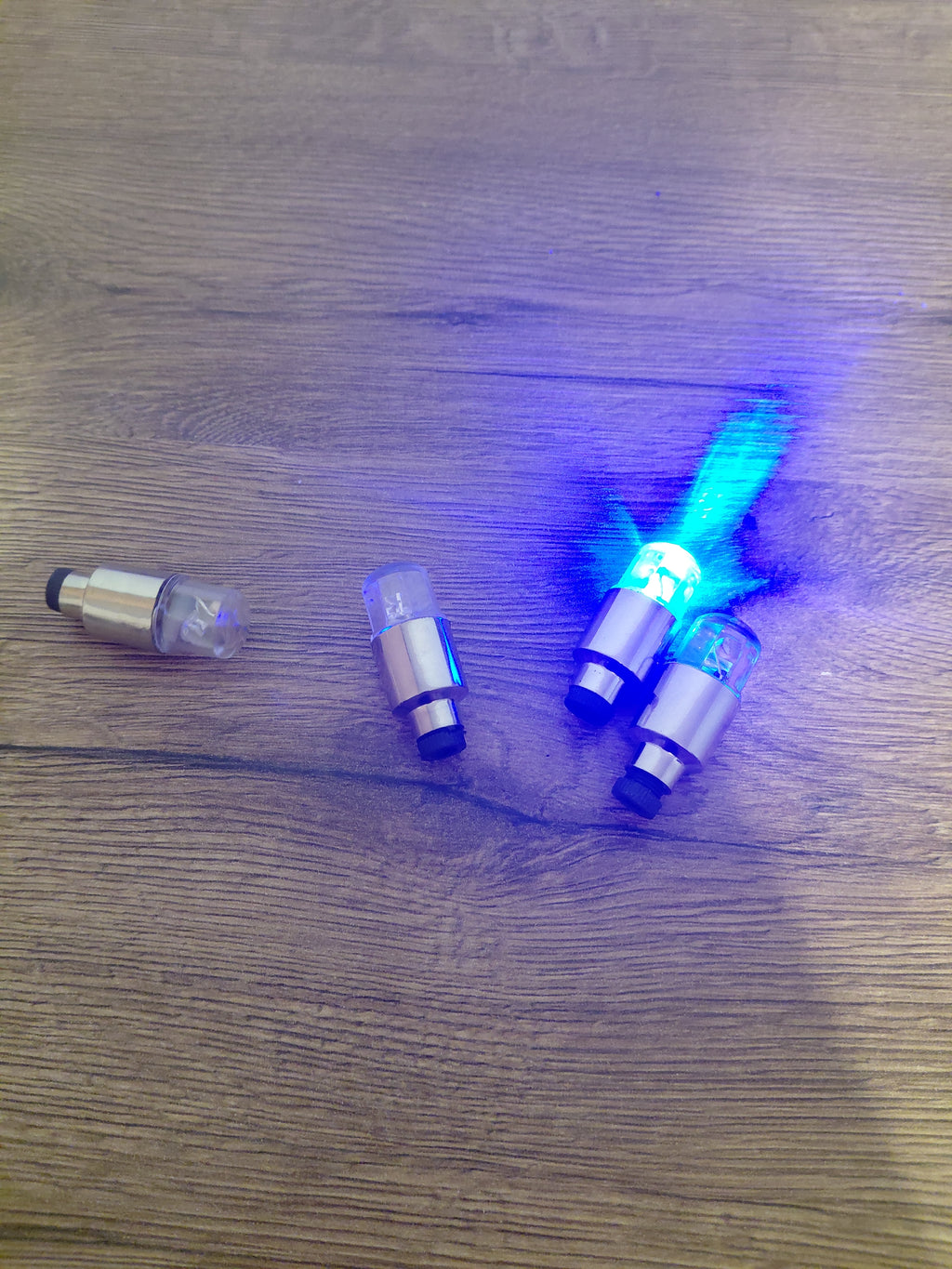 Świecące lampki na wentyl